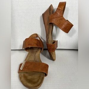 Sofft Women’s 8.5M Brown Leather Slingback Sandals Low Heel Comfort Buckle Shoes